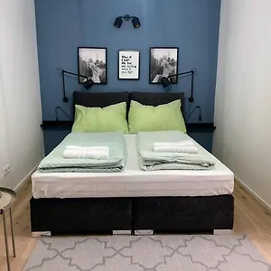 balkonwohnung-im-zentrum-wiens.vienna-besthotels.com/
